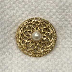 Victorian Style Vintage Brooch 1928 Gold Tone w Pearl Cabochon